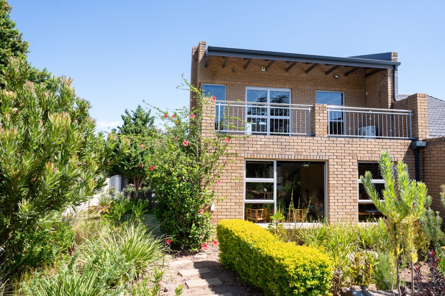 3 Bedroom Property for Sale in Helderrand Western Cape